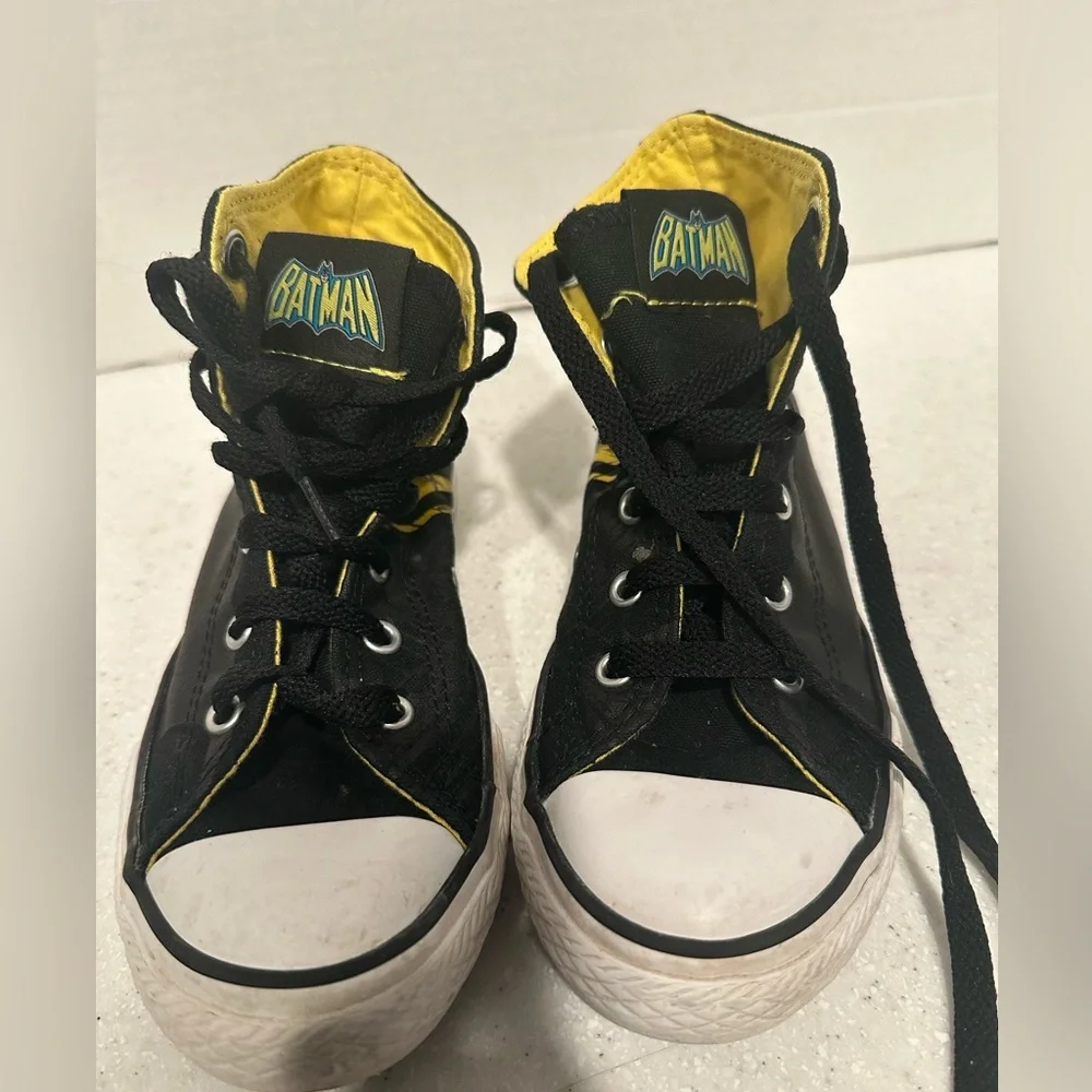 Converse All Star Chuck Taylor High-Top Sneakers Black Yellow Batman Kids Sz 1.5